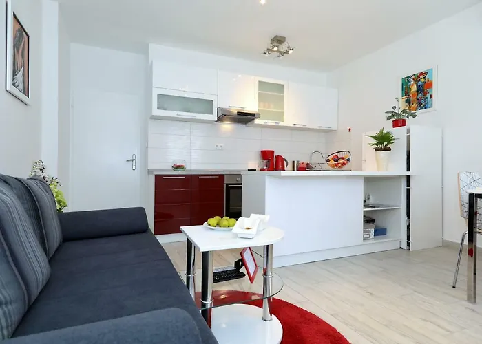 Apriori - Free Parking ザダル