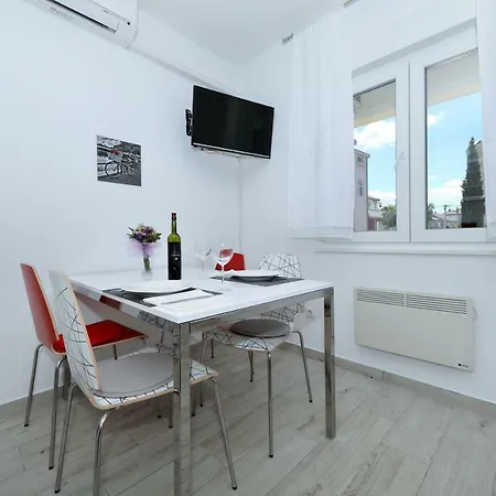 Apartment Apriori - Free Parking *