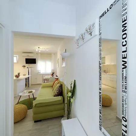 Apartment Apriori - Free Parking