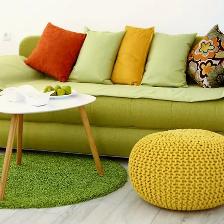 Apartment Apriori - Free Parking