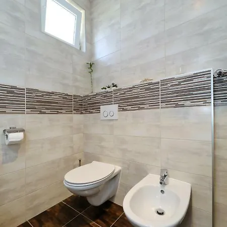 Apriori - Free Parking Daire