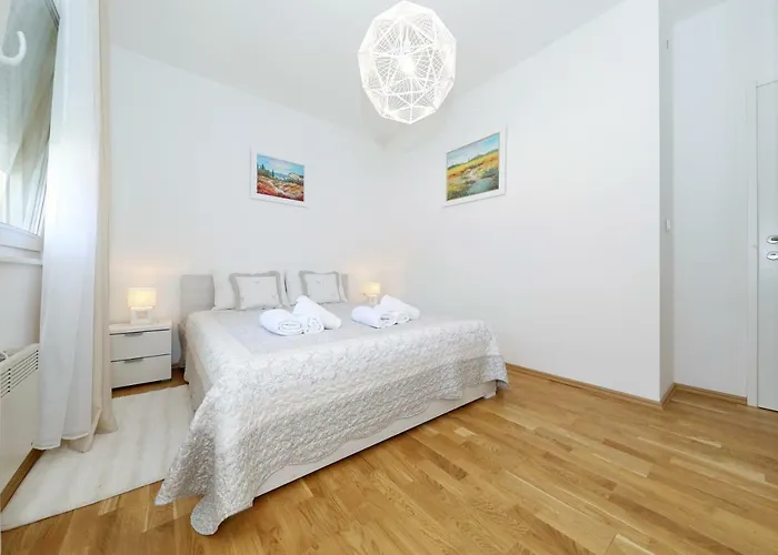 Apriori - Free Parking Appartement *