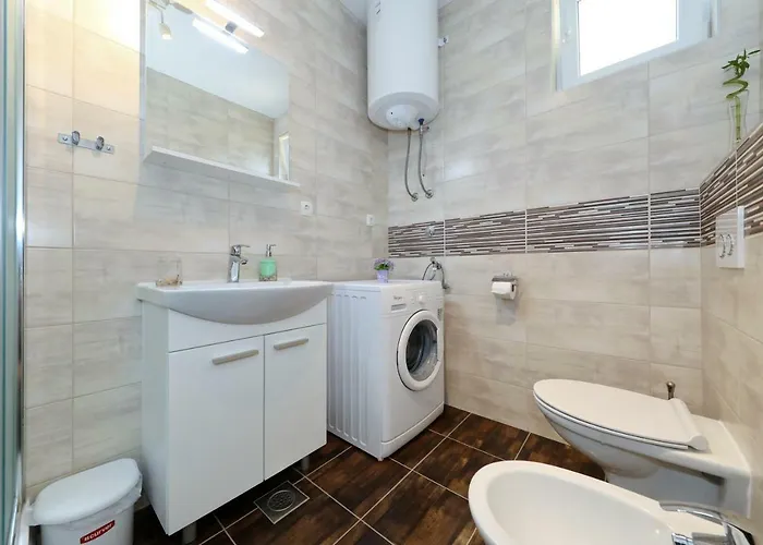 Apriori - Free Parking Appartement *